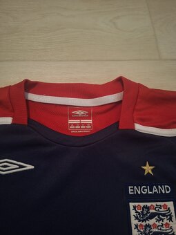 Tmavomodré tričko značky Umbro - 5