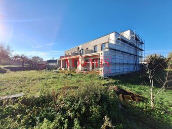 ADOMIS - predám 4-izb. tehlový RD Nižná Hutka 192m2,garáž,3x - 5