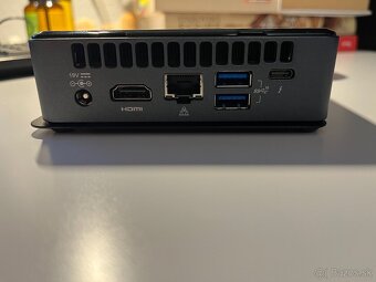 Intel NUC, NUC8BEK - 5