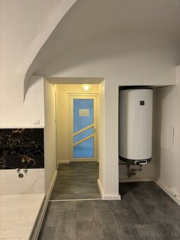 Obchodné priestory na prenájom - Brezno - 5