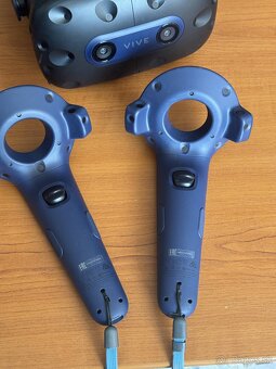 Predám HTC Vive Pro 2 Full Kit – špičková VR súprava - 5