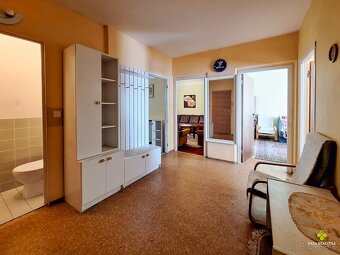 Veľkometrážny 3,5 izbový byt Prievidza Ul. Clementisa 84 m2 - 5