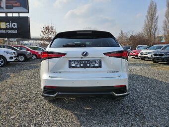 Lexus NX Serie 300h AWD Sport Line - 5