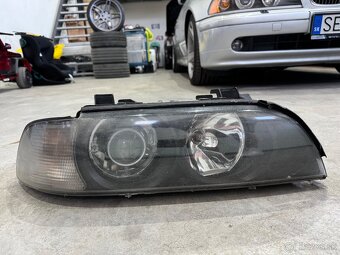 Xenon svetlá BMW e39 predné - 5