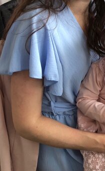 ———-Dlhé bledomodré spoločenské šaty S/M, 17 E———- - 5