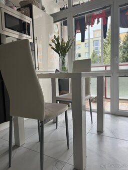 Jedálenský stôl kocka - 5