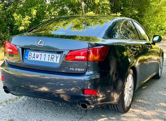 Predám Lexus IS250 2.5 benzín - 5