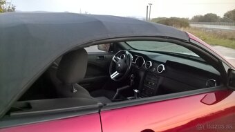 2006 Ford Mustang 4.0 V6 Convertible - 5