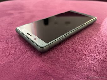 Sony Xperia XZ2 Compact - 5