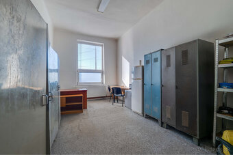 Administratívna budova a hala v priemyslenej časti | Rampová - 5