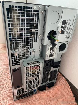 APC SRT8KXLI SRT 8000VA RM 230V APC Smart-UPS - 5