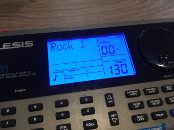 Alesis SR18 - Drum machine, elektronicky bubenik - 5