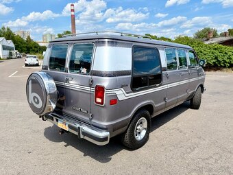 1989 Dodge B-250 RAM VAN Bivouac Conversion | PERFEKTNÍ STAV - 5