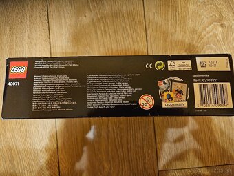 Lego Technic 42071 - 5