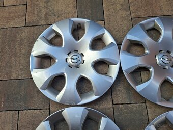 Predám orig.puklice Opel--R16 - 5