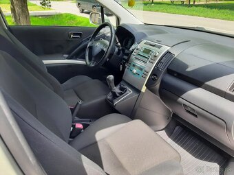 Predám toyota corolla verso - 5