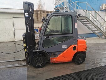 Vysokozdvižný vozík TOYOTA - 5