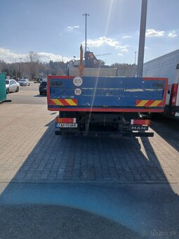 Predam  valnik Man z hydraulickou rukou - 5