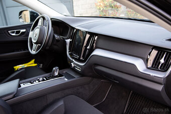Volvo XC 60 B4 AWD Momentum Pro - 5