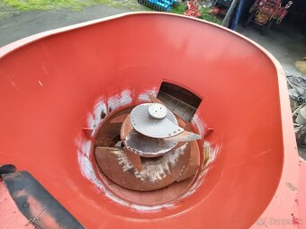 12m3 Italský samojízdný krmný vůz AGM WS12 repas šneku - 5