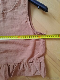 Letny hnedy top/bluzka s volanom - 5