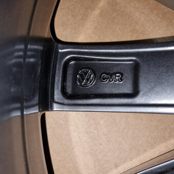 Hliníkové Volkswagen disky 5x112 R18 8J ET25 - 5