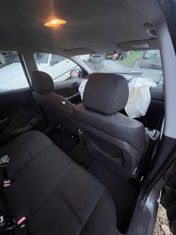 2x Hyundai i30 1.4 benzin druhý na diely - 5