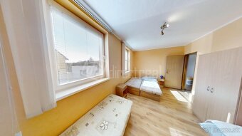 Penzión na námestí s vlastným barom a nenahraditeľným výhľad - 5