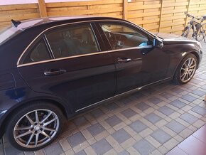 Mercedes-Benz E - 5