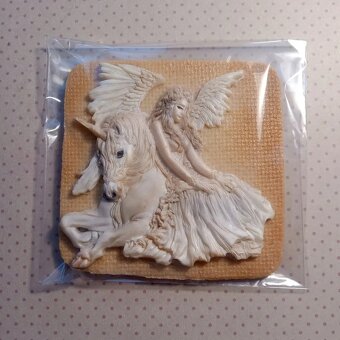 Ručné vyrábané čokolády lepené na maslovéj sušienke - 5