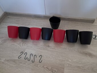Vešiak s nádobkami - 5