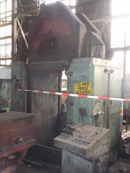 Hydraulický lis ŽĎAS LVH 2500 (948) - 5