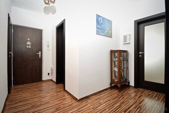 Stačí sa nasťahovať v centre moderný 3izb byt s loggiou - 5