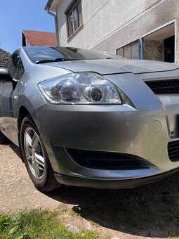 Toyota Auris 1.33 benzín r.v. 2009 - 5