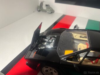 Lamborghini Countach 1:18 - 5