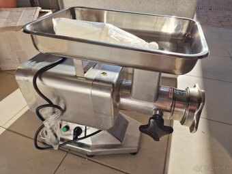 Predám mlynček na mäso + reznícky kurt - 5