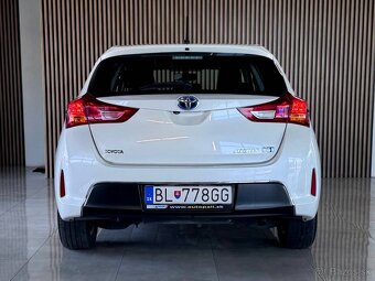 Toyota Auris 1.8 Hybrid A/T 2014 - 5