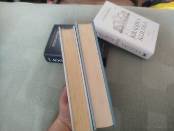 Victoria Aveyard- Červená kráľovná 1-4 - 5