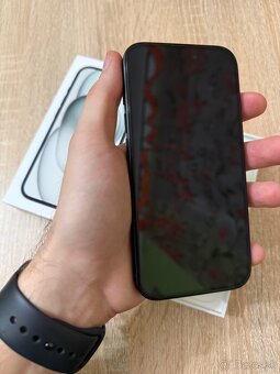 Apple iPhone 15 Black 128GB - 5