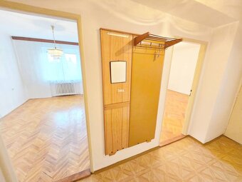 Sečovce - pekný 3 izbový TEHLOVÝ byt 73m2, balkón, záhrada.I - 5