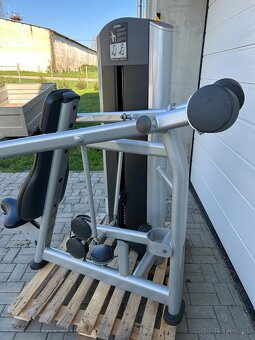 Stroj na ramená - Life Fitness Signature Shoulder Press - 5