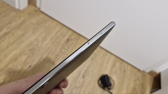 CHUWI 10.1" windows tablet usb-c - 5