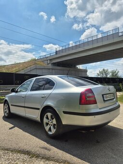 ŠKODA OCTAVIA 2 FACELIFT 1.6 BENZÍN 75KW M5 2011 BSE - 5