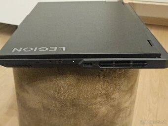 Lenovo Legion Pro 5 16IRX8 Onyx Grey kovový - 5