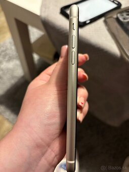 Predám IPhone 11 64GB - 5