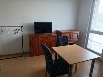 Garsónka s balkónom na prenájom - 5