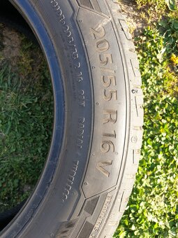 Predam 2 kusy 16 letne gumy 205/55r16 Barum Bravuris 5HM DOT - 5