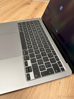 MacBook Air 13,3” (2020) - M1/8 GB RAM/256 GB - Space Grey - 5