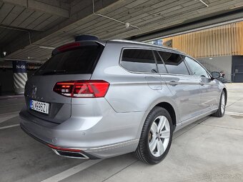 Volkswagen Passat Variant 2.0 TDI EVO Elegance DSG - 5