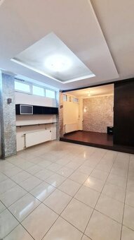 Obchodný priestor (ideál kozmetika, barber salón, kaderníctv - 5